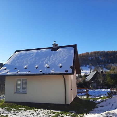 Brzoskwiniowy Domek Ustrzyki Dolne Exteriör bild