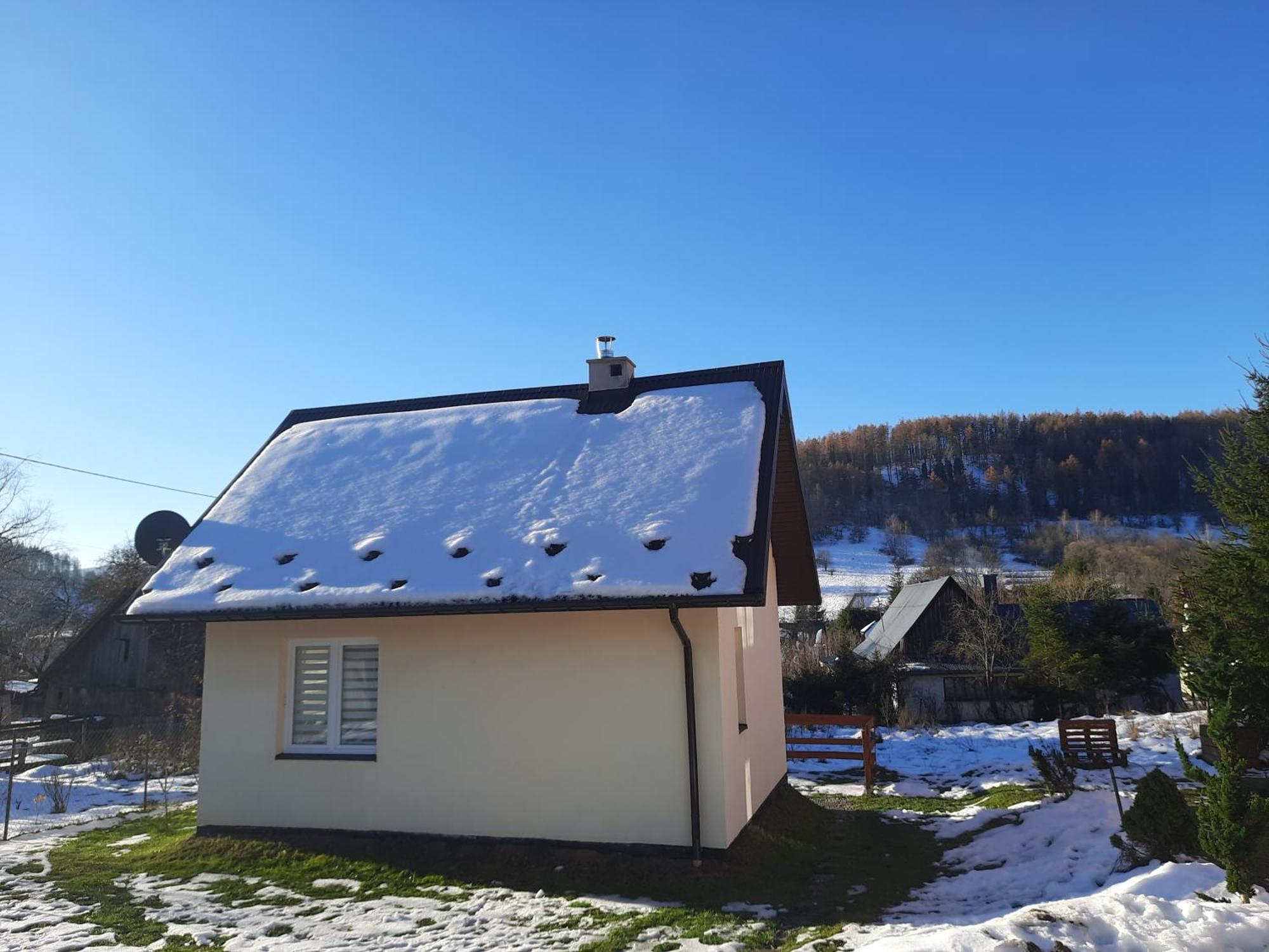 Brzoskwiniowy Domek Ustrzyki Dolne Exteriör bild