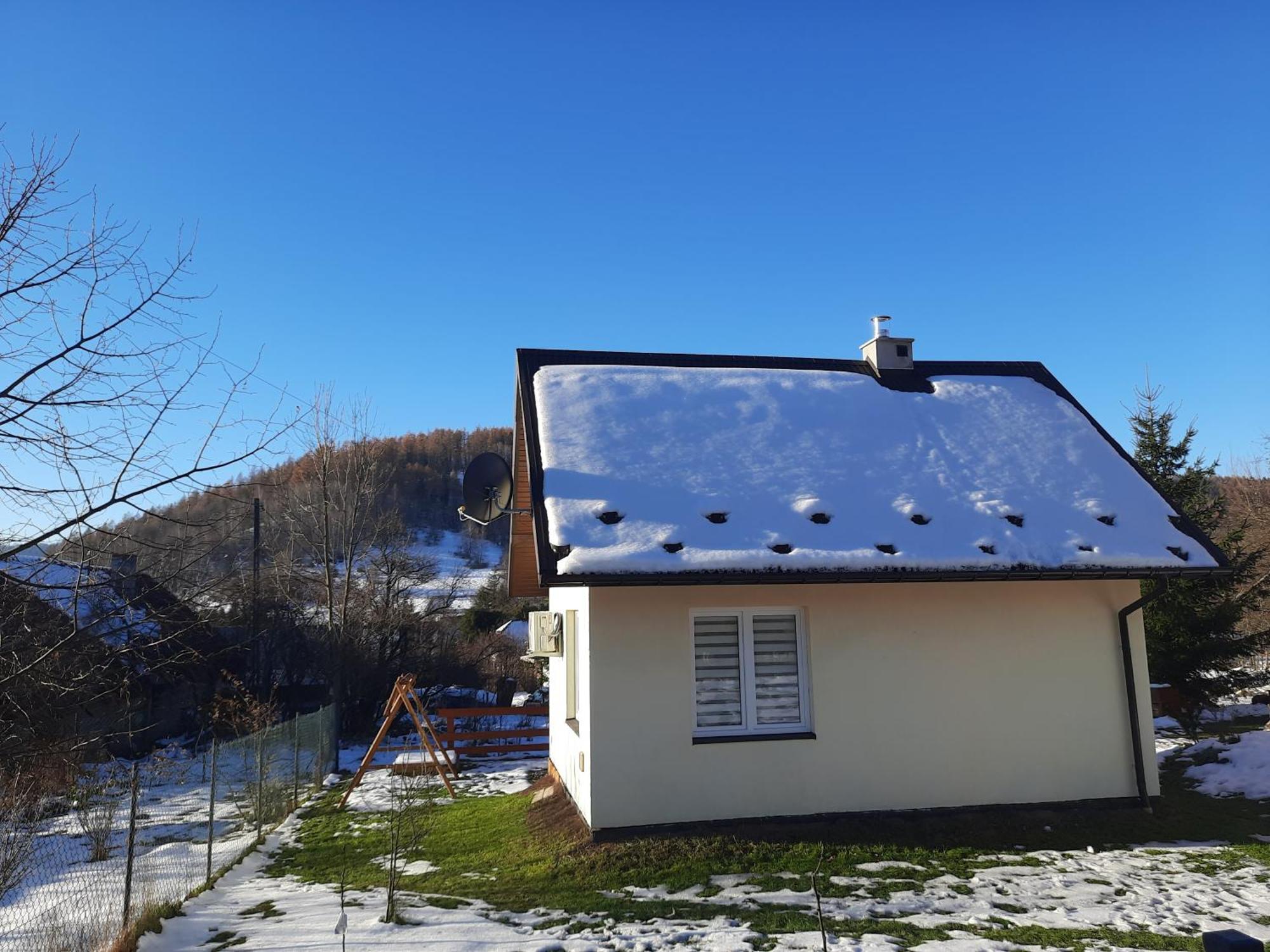 Brzoskwiniowy Domek Ustrzyki Dolne Exteriör bild
