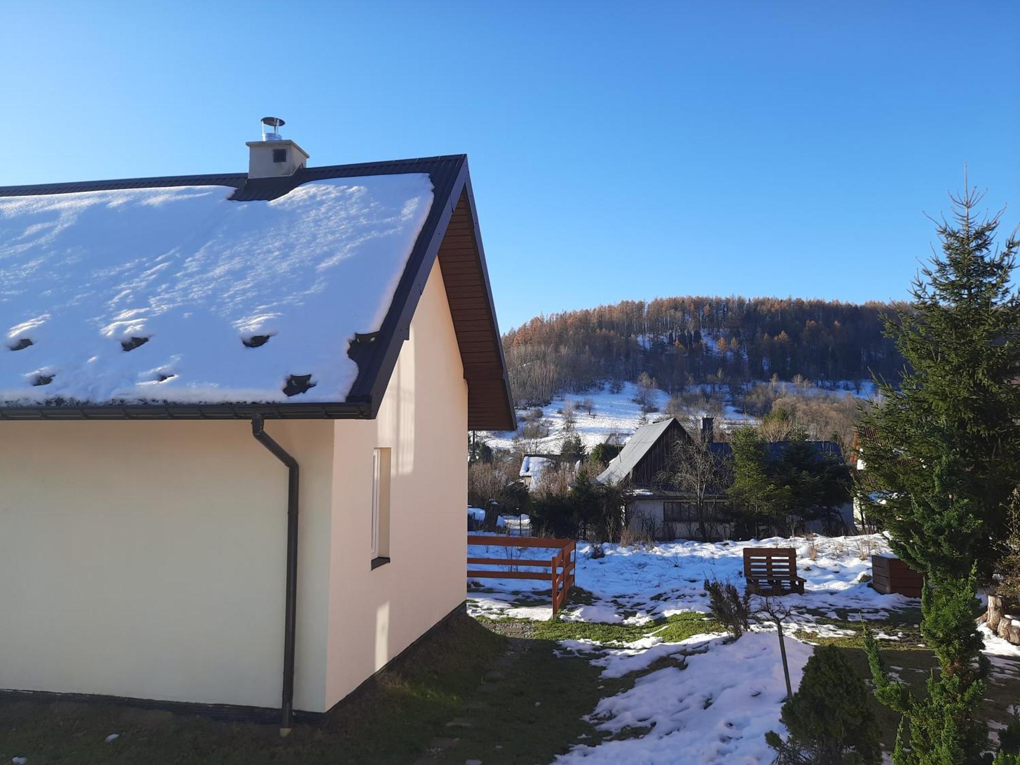 Brzoskwiniowy Domek Ustrzyki Dolne Exteriör bild